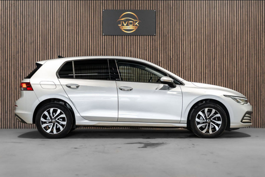 Volkswagen Golf 1.0 eTSI Life DSG LED CAMERA PDC