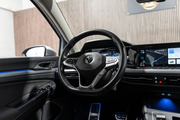Volkswagen Golf 1.0 eTSI Life DSG LED CAMERA PDC
