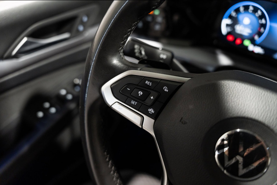 Volkswagen Golf 1.0 eTSI Life DSG LED CAMERA PDC