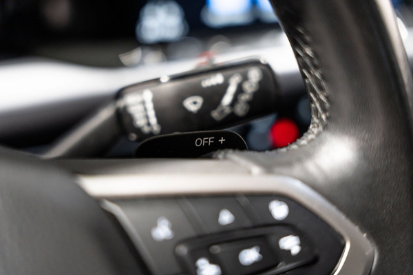 Volkswagen Golf 1.0 eTSI Life DSG LED CAMERA PDC