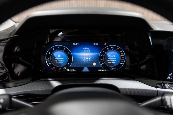Volkswagen Golf 1.0 eTSI Life DSG LED CAMERA PDC