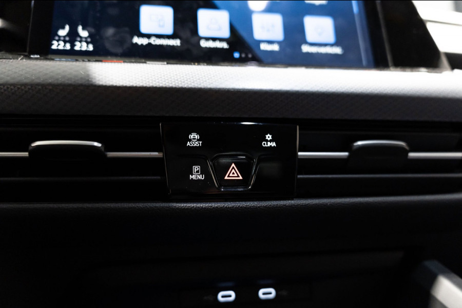 Volkswagen Golf 1.0 eTSI Life DSG LED CAMERA PDC