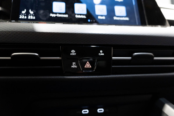 Volkswagen Golf 1.0 eTSI Life DSG LED CAMERA PDC
