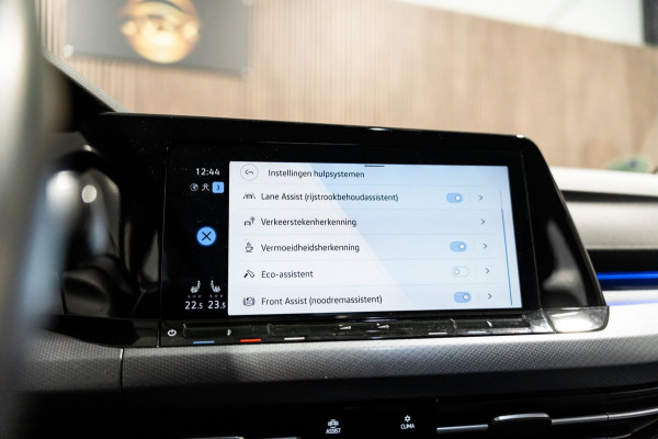 Volkswagen Golf 1.0 eTSI Life DSG LED CAMERA PDC