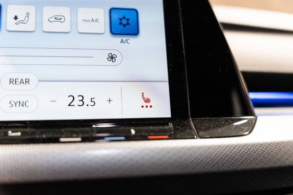 Volkswagen Golf 1.0 eTSI Life DSG LED CAMERA PDC
