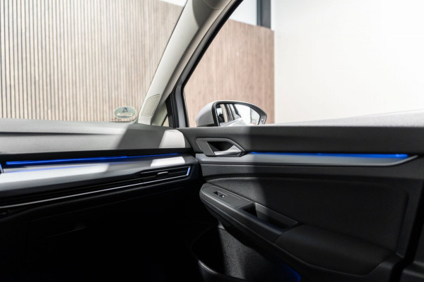 Volkswagen Golf 1.0 eTSI Life DSG LED CAMERA PDC