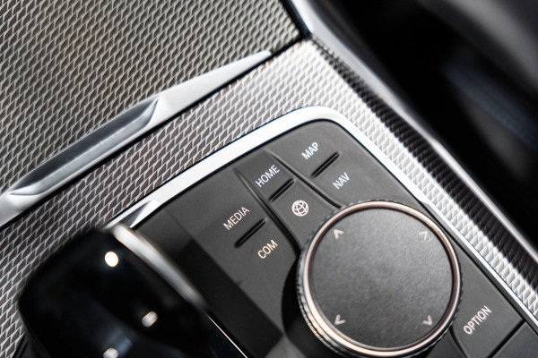 BMW 3 Serie Touring M340d xDrive High Executive PANO LEDER CAMERA