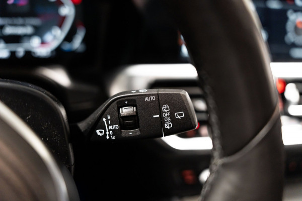 BMW 3 Serie Touring M340d xDrive High Executive PANO LEDER CAMERA