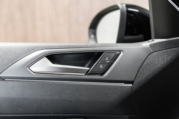 Volkswagen Taigo 1.5 TSI R-Line DSG PANO LED Keyless