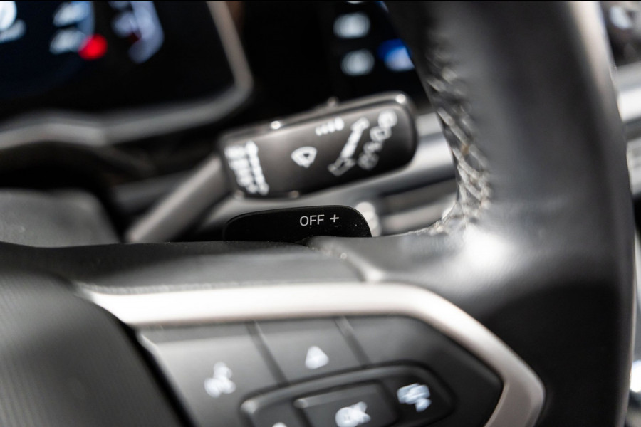 Volkswagen Taigo 1.5 TSI R-Line DSG PANO LED Keyless