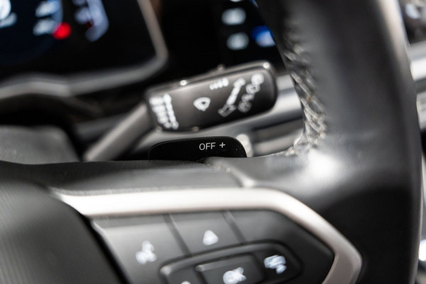 Volkswagen Taigo 1.5 TSI R-Line DSG PANO LED Keyless