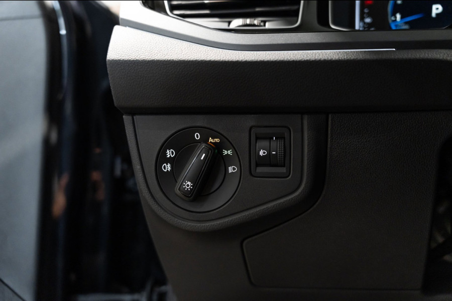 Volkswagen Taigo 1.5 TSI R-Line DSG PANO LED Keyless
