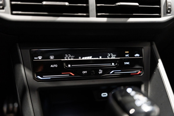 Volkswagen Taigo 1.5 TSI R-Line DSG PANO LED Keyless