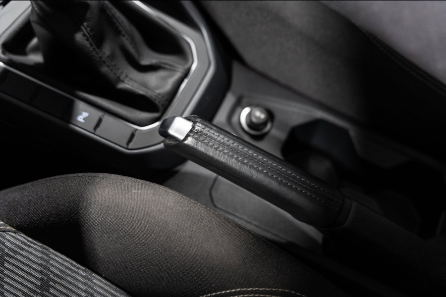 Volkswagen Taigo 1.5 TSI R-Line DSG PANO LED Keyless