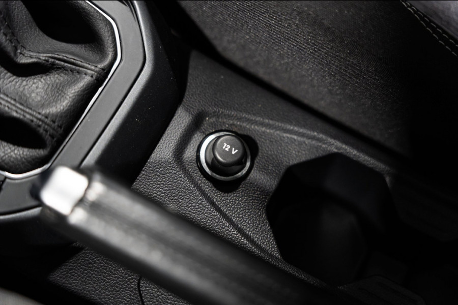 Volkswagen Taigo 1.5 TSI R-Line DSG PANO LED Keyless