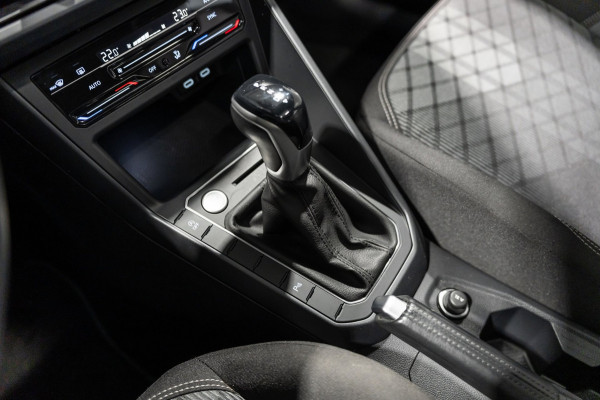 Volkswagen Taigo 1.5 TSI R-Line DSG PANO LED Keyless