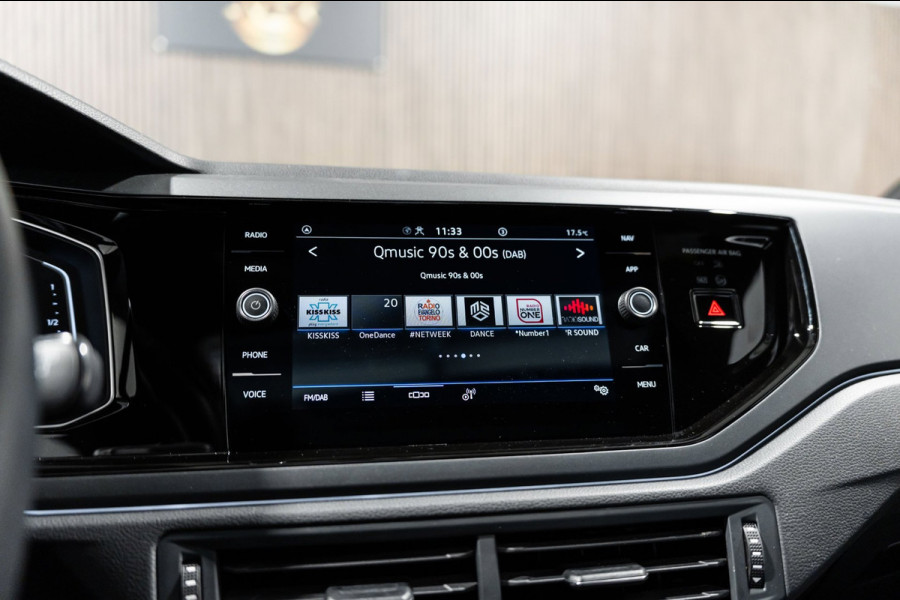Volkswagen Taigo 1.5 TSI R-Line DSG PANO LED Keyless