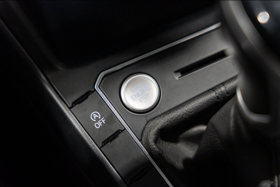 Volkswagen Taigo 1.5 TSI R-Line DSG PANO LED Keyless
