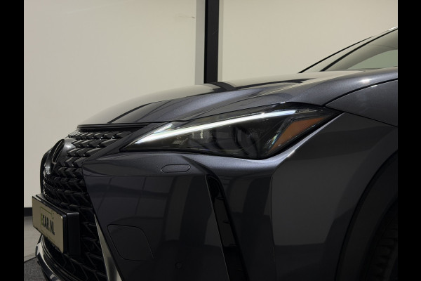 Lexus UX 300e Luxury 54 kWh | Leder interieur | Stoelen verwarmd & gekoeld | Keyless | Soh (batterijcheck) Waarde 99,0 %