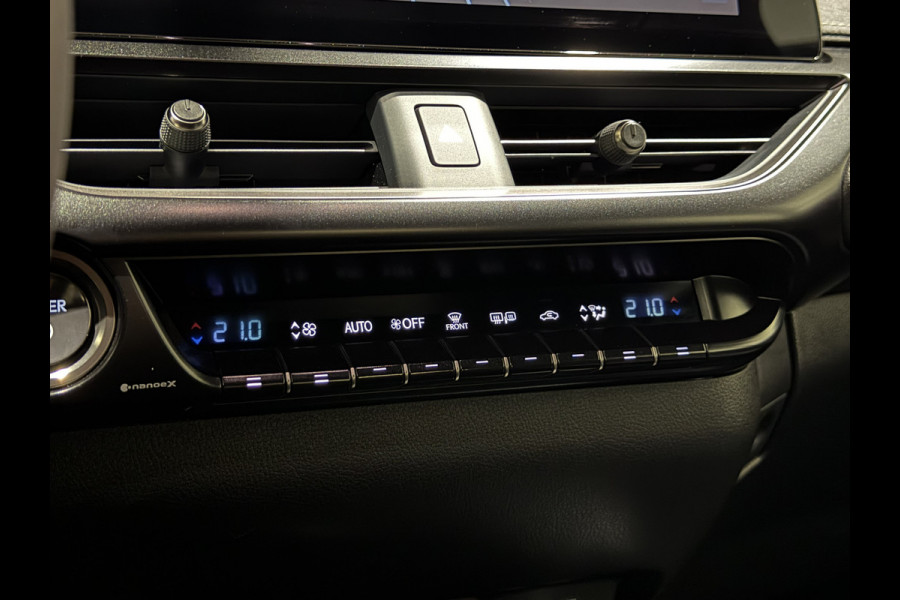 Lexus UX 300e Luxury 54 kWh | Leder interieur | Stoelen verwarmd & gekoeld | Keyless | Soh (batterijcheck) Waarde 99,0 %