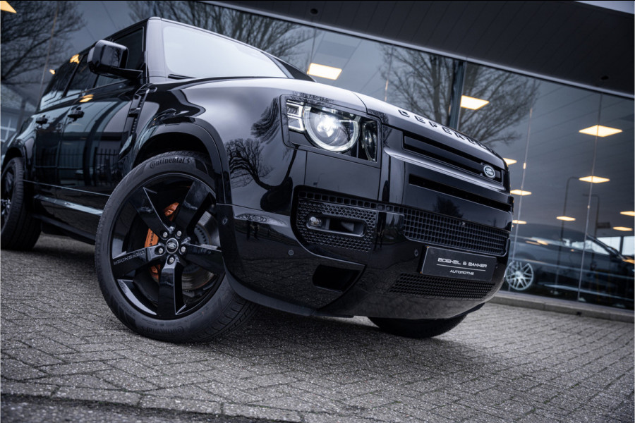 Land Rover Defender 110 P300e 110 X-Dynamic HSE ** HUD ** Trekhaak ** Panodak ** Koelbox Elektrisch rijbereik tot 55km (WLTP)