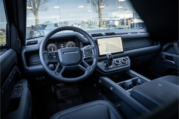 Land Rover Defender 110 P300e 110 X-Dynamic HSE ** HUD ** Trekhaak ** Panodak ** Koelbox Elektrisch rijbereik tot 55km (WLTP)