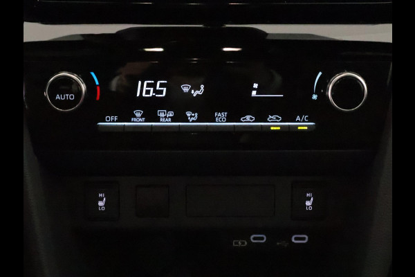 Toyota Yaris Cross Hybrid 115 Dynamic Sport Bi-Tone | Stuur- & Stoelverwarming | Apple Carplay & AndroidAUTO | Camera