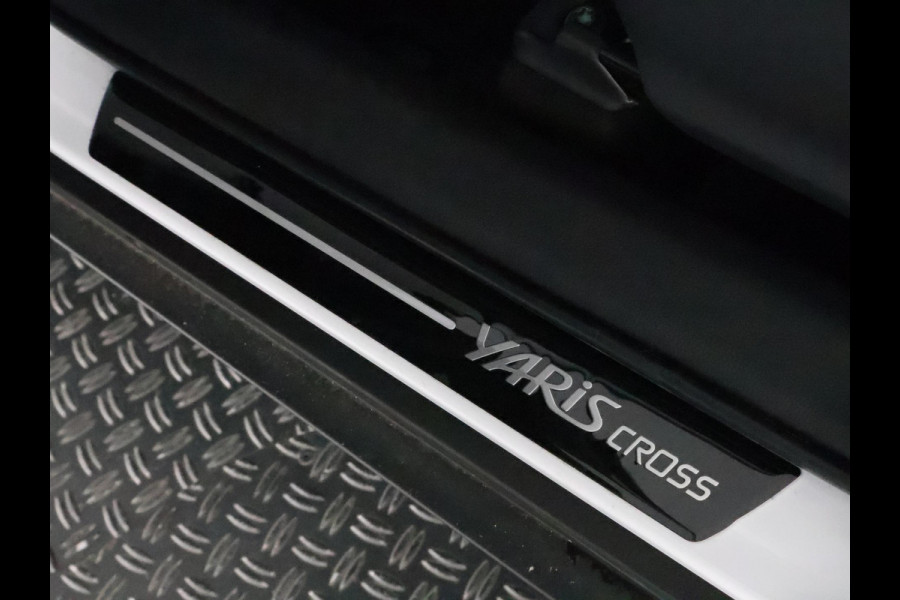 Toyota Yaris Cross Hybrid 115 Dynamic Sport Bi-Tone | Stuur- & Stoelverwarming | Apple Carplay & AndroidAUTO | Camera