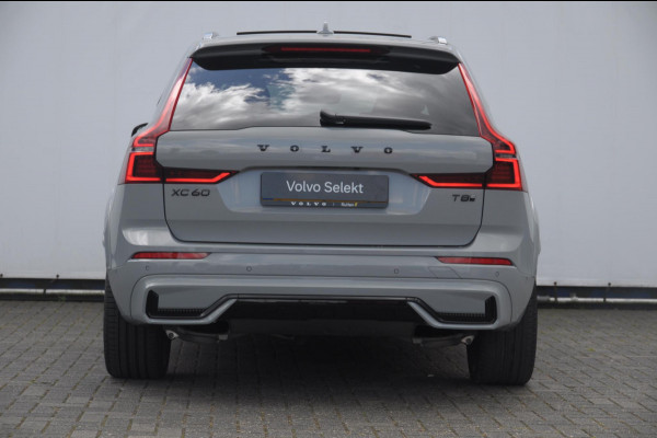 Volvo XC60 T8 455PK Automaat hybrid AWD Ultra Black Edition Luchtvering/ Semi-elektrisch inklapbare trekhaak/ Stoelverwarming voor en achter/ Stuurverwarming/ Harman Kardon Audio/