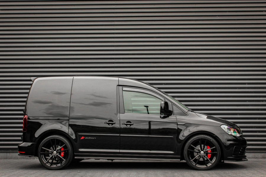 Volkswagen Caddy 2.0 TDI 185PK JB- EDITION / FULL BLACK / SCHROEFSET / LEDEREN BEKLEDING / NIEUWSTAAT / ELEK- PAKKET / MAXTON PACK