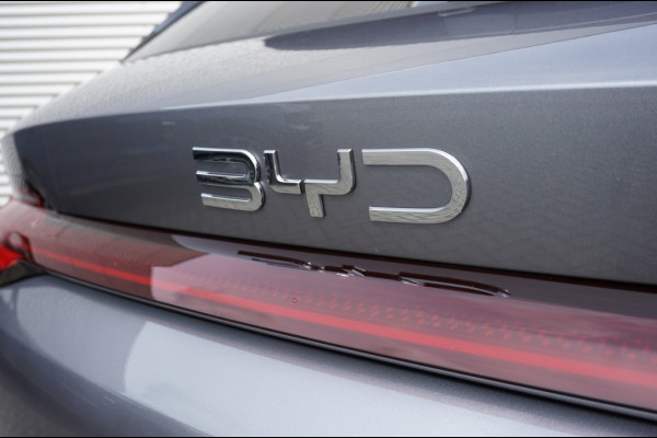 BYD SEAL U 1.5 Turbo DM-i AWD Design 323 pk | 1.300 TREKGEWICHT | BOMVOL
