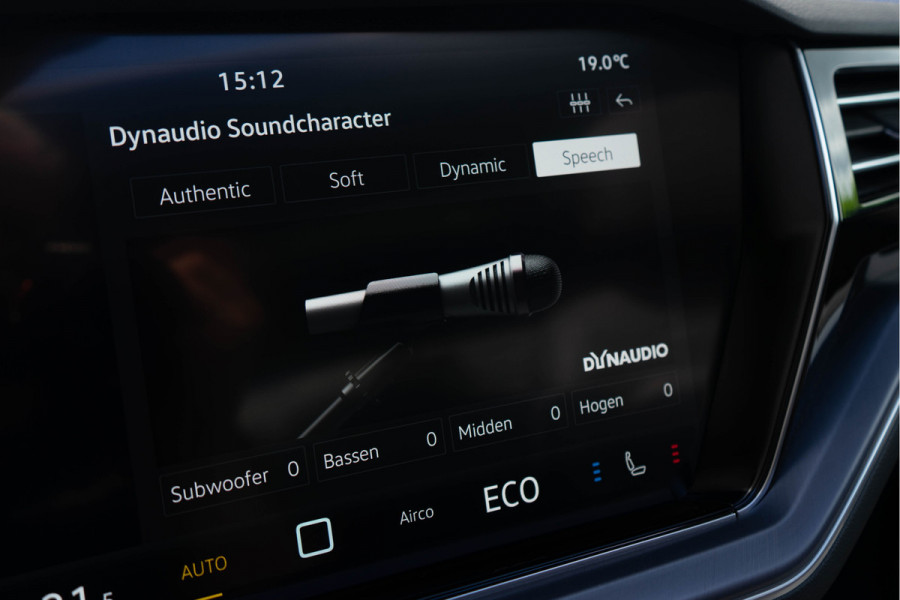 Volkswagen Touareg 3.0 TSI 4MOTION R / Puglia/ Standkachel/ Luchtvering/ Virtual Cockpit/ Panoramadak/ 340 kW (463PK)