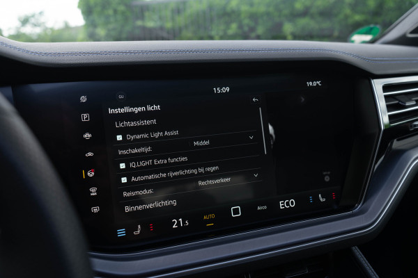 Volkswagen Touareg 3.0 TSI 4MOTION R / Puglia/ Standkachel/ Luchtvering/ Virtual Cockpit/ Panoramadak/ 340 kW (463PK)
