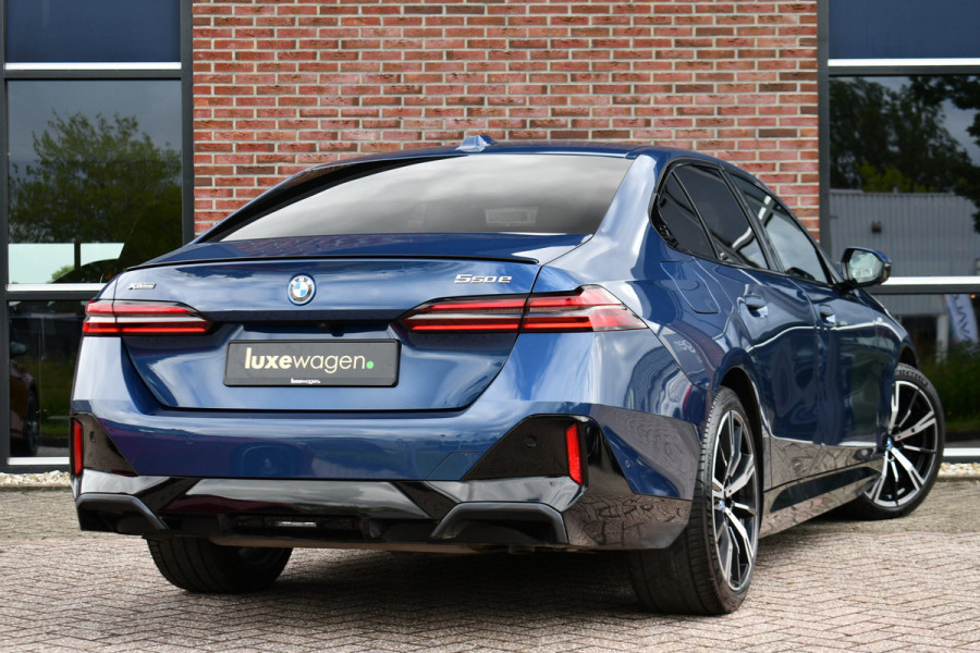 BMW 5 Serie 550e xDrive M-Sport Pro B&W Trekh Prof-onderstel 20inch