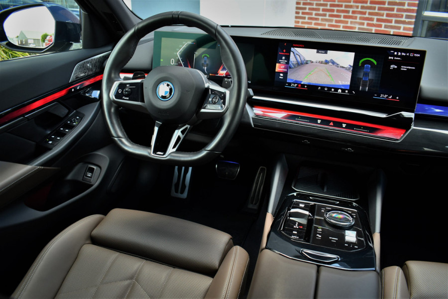 BMW 5 Serie 550e xDrive M-Sport Pro B&W Trekh Prof-onderstel 20inch