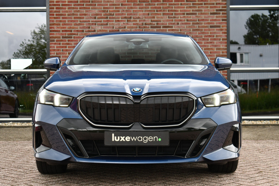 BMW 5 Serie 550e xDrive M-Sport Pro B&W Trekh Prof-onderstel 20inch