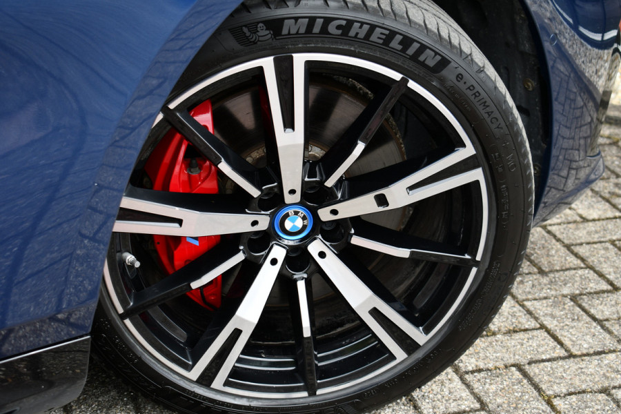 BMW 5 Serie 550e xDrive M-Sport Pro B&W Trekh Prof-onderstel 20inch