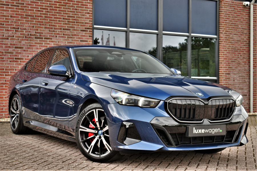BMW 5 Serie 550e xDrive M-Sport Pro B&W Trekh Prof-onderstel 20inch