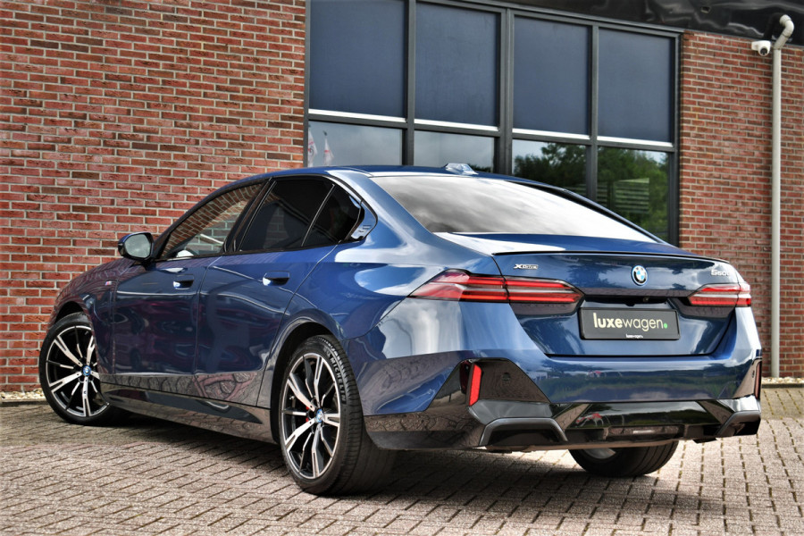 BMW 5 Serie 550e xDrive M-Sport Pro B&W Trekh Prof-onderstel 20inch