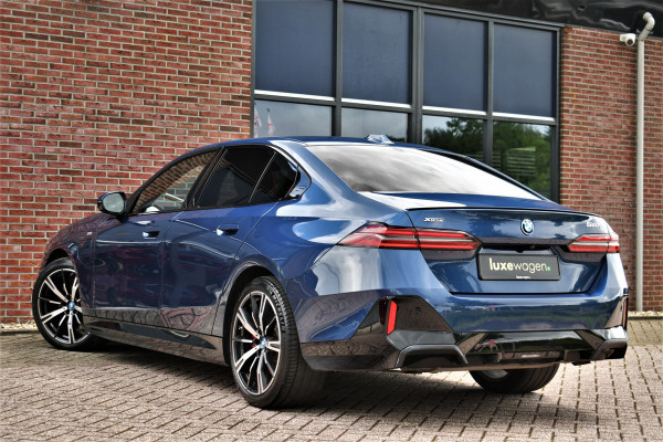 BMW 5 Serie 550e xDrive M-Sport Pro B&W Trekh Prof-onderstel 20inch