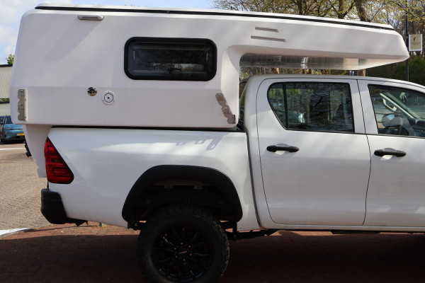 Toyota Hilux Camper 2.4 D-4D Dubbele Cabine Cool Comfort (ex.BTW) UNIEK IN NEDERLAND!