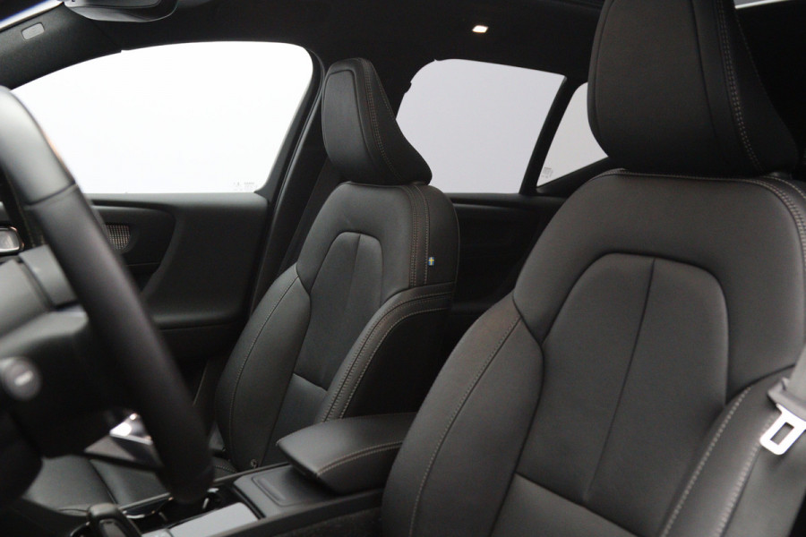 Volvo XC40 Recharge P8 AWD R-Design, SOH 92 %, Panoramadak, Leder, 4 x Stoelverwarming, H/K Sound, 360 Camera