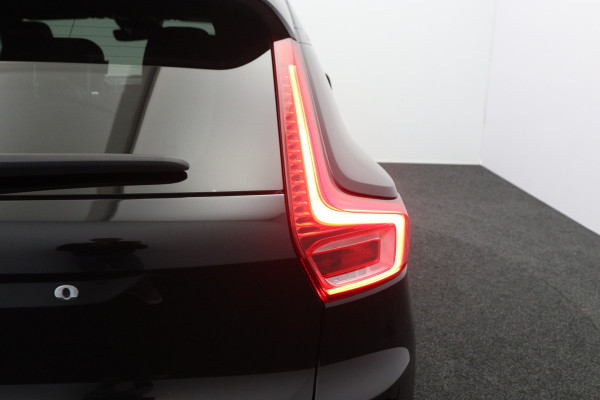 Volvo XC40 Recharge P8 AWD R-Design, SOH 92 %, Panoramadak, Leder, 4 x Stoelverwarming, H/K Sound, 360 Camera
