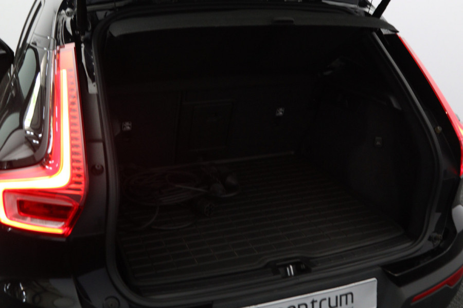 Volvo XC40 Recharge P8 AWD R-Design, SOH 92 %, Panoramadak, Leder, 4 x Stoelverwarming, H/K Sound, 360 Camera