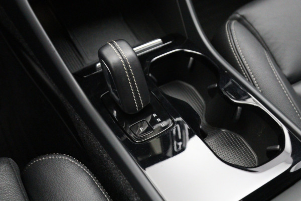 Volvo XC40 Recharge P8 AWD R-Design, SOH 92 %, Panoramadak, Leder, 4 x Stoelverwarming, H/K Sound, 360 Camera