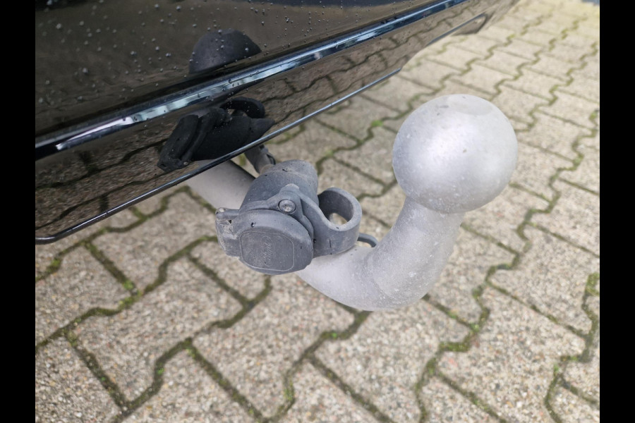 Ford Kuga 2.5 PHEV ST-Line X | Black Pack | 20 inch LMV Black met rode remklauwen | Elektrisch wegklapbare trekhaak | Winter Pack | Blind Spot System | Koplampen adaptief | Elektrische achterklep