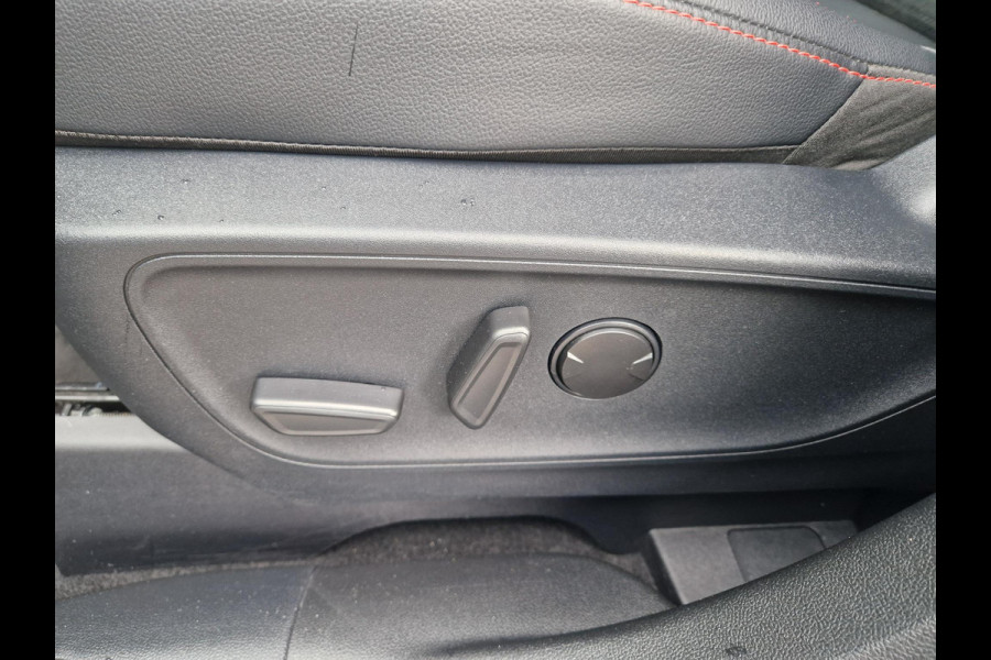 Ford Kuga 2.5 PHEV ST-Line X | Black Pack | 20 inch LMV Black met rode remklauwen | Elektrisch wegklapbare trekhaak | Winter Pack | Blind Spot System | Koplampen adaptief | Elektrische achterklep