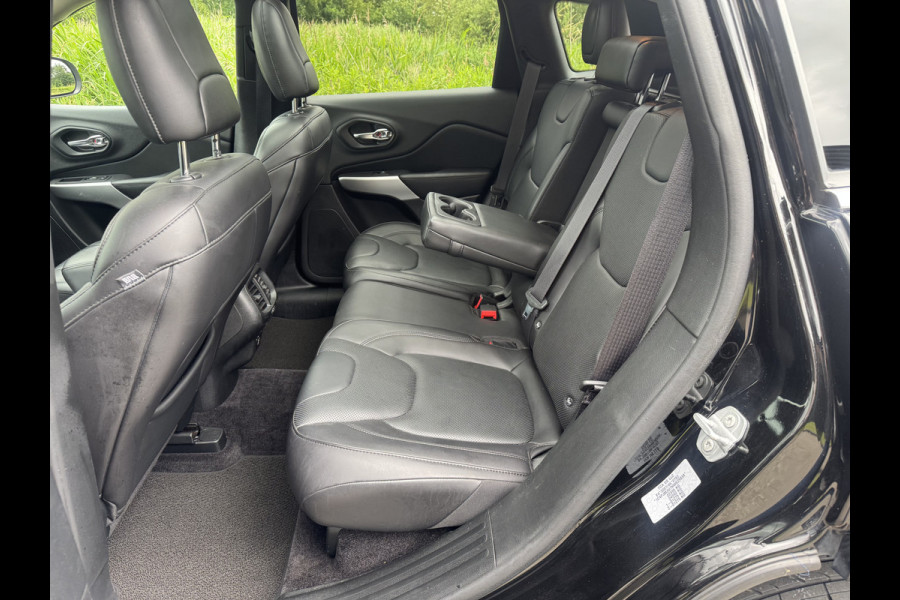Jeep Cherokee 2.2 Overland Vol Opties!! Weinig Km !!