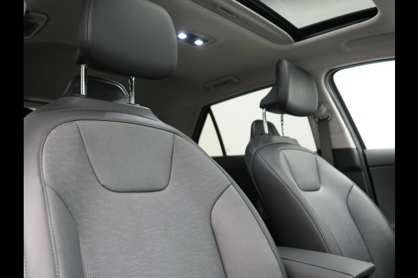 Kia Niro 1.6 GDi ExecutiveLine PHEV 182pk Dealer O.H. | Panodak | Adaptive Cruise | Head Up | Camera | Harman / Kardon | Lederen Sportstoelen Ventilatie & Memory | Blis | Keyless | Stuur Verwarmd | Apple Carplay | Sfeerverlichting | Navigatie |  Plug In Hybrid |