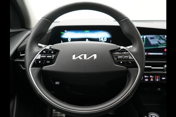 Kia Niro 1.6 GDi ExecutiveLine PHEV 182pk Dealer O.H. | Panodak | Adaptive Cruise | Head Up | Camera | Harman / Kardon | Lederen Sportstoelen Ventilatie & Memory | Blis | Keyless | Stuur Verwarmd | Apple Carplay | Sfeerverlichting | Navigatie |  Plug In Hybrid |